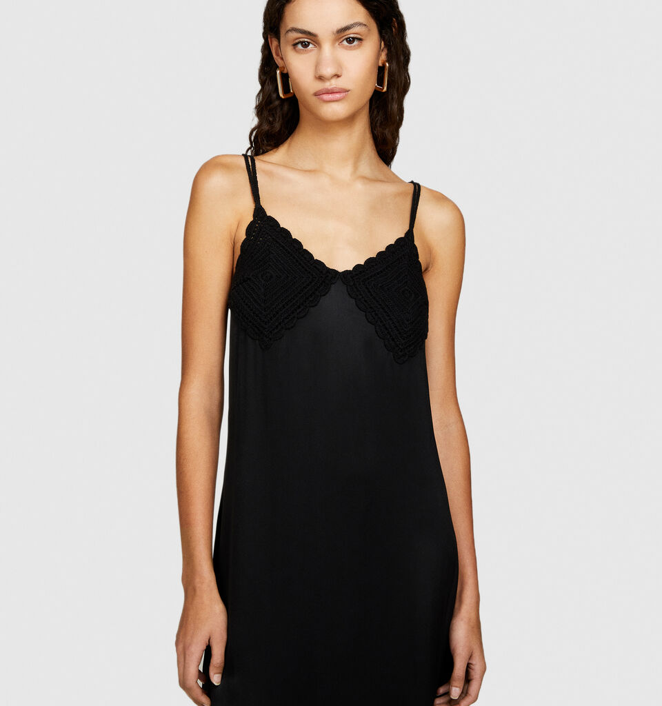 Satin dress with crochet - women's midi dresses - Black | Sisley image number 4